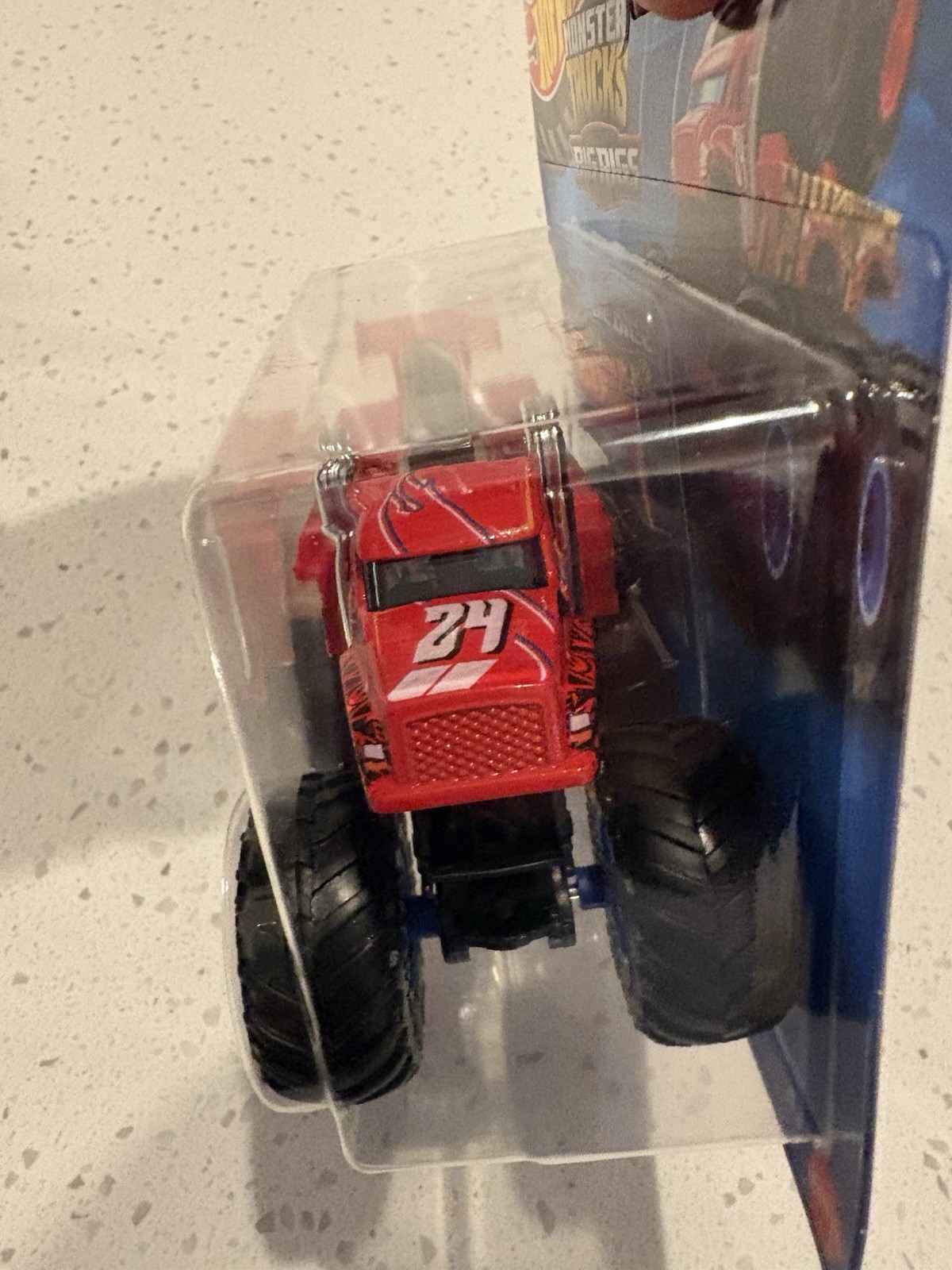 Hot Wheels Monster Trucks Big Rigs The 909 1/64 Truck Red Version New in Package