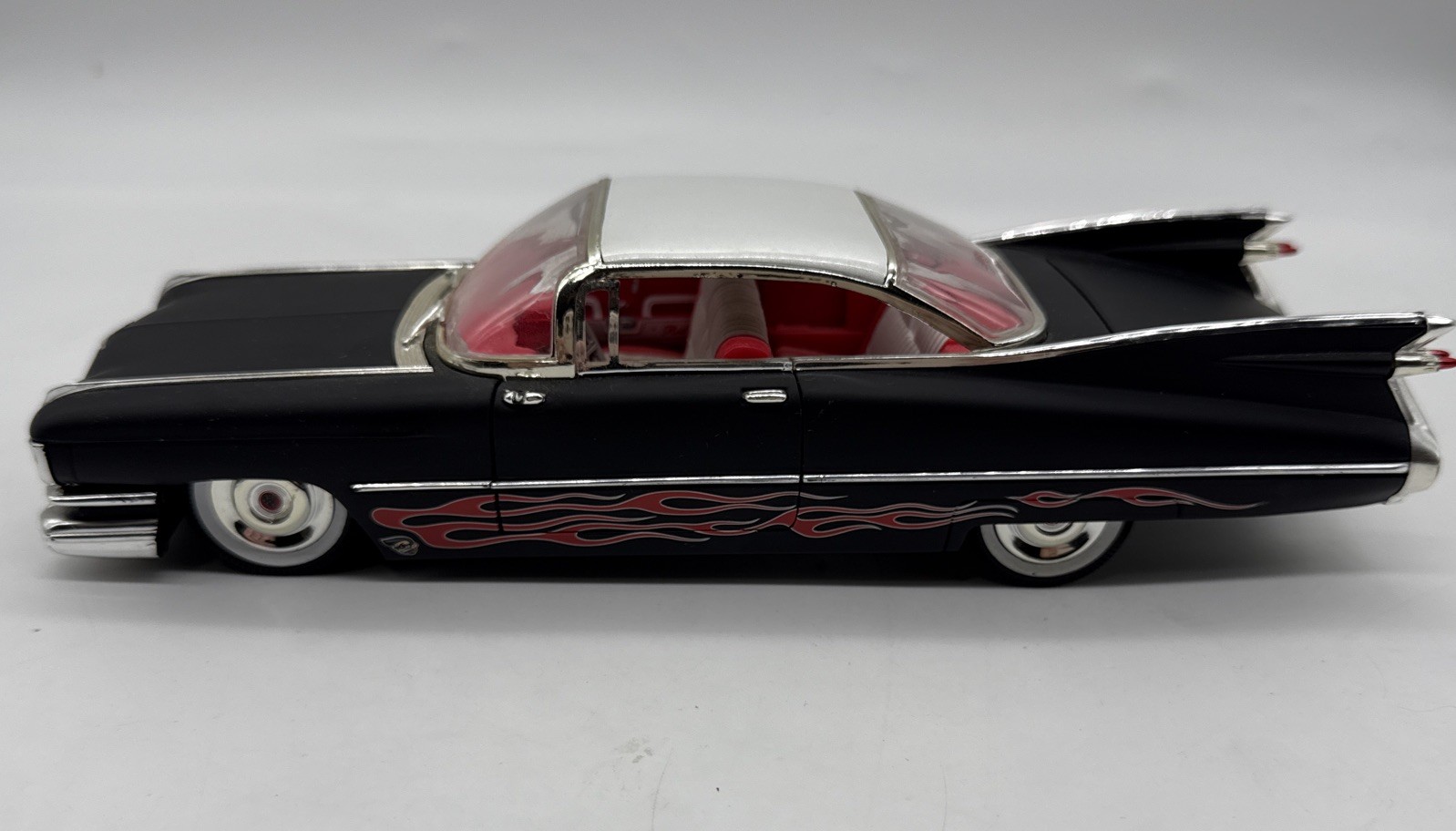 JADA – KUSTOMIZING – ROAD RATS – 1959 CADILLAC COUPE DEVILLE – 1/24th scale