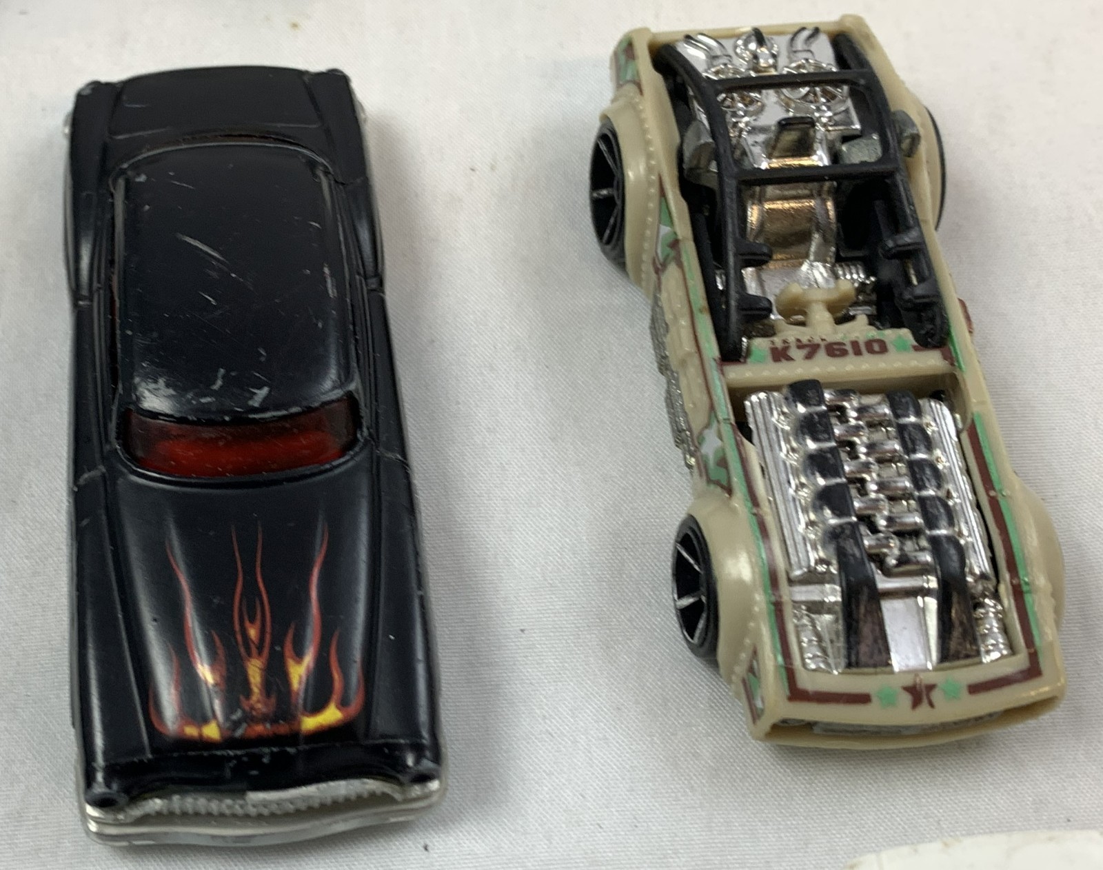 Mattel Hot Wheels Bundle 20 Cars Collection Batmobile AcceleRacers Piledriver