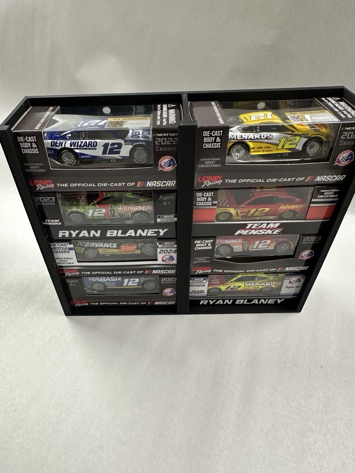 1:64 NASCAR 8 Car Diecast Wall/ Desktop Rack / Snap On Lid.