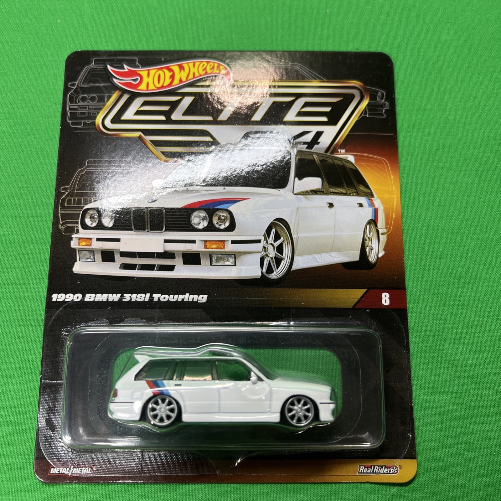 Hot Wheels Elite 64 #8 1990 BMW 318i Touring White 1:64 Diecast Real Rider HNJ60