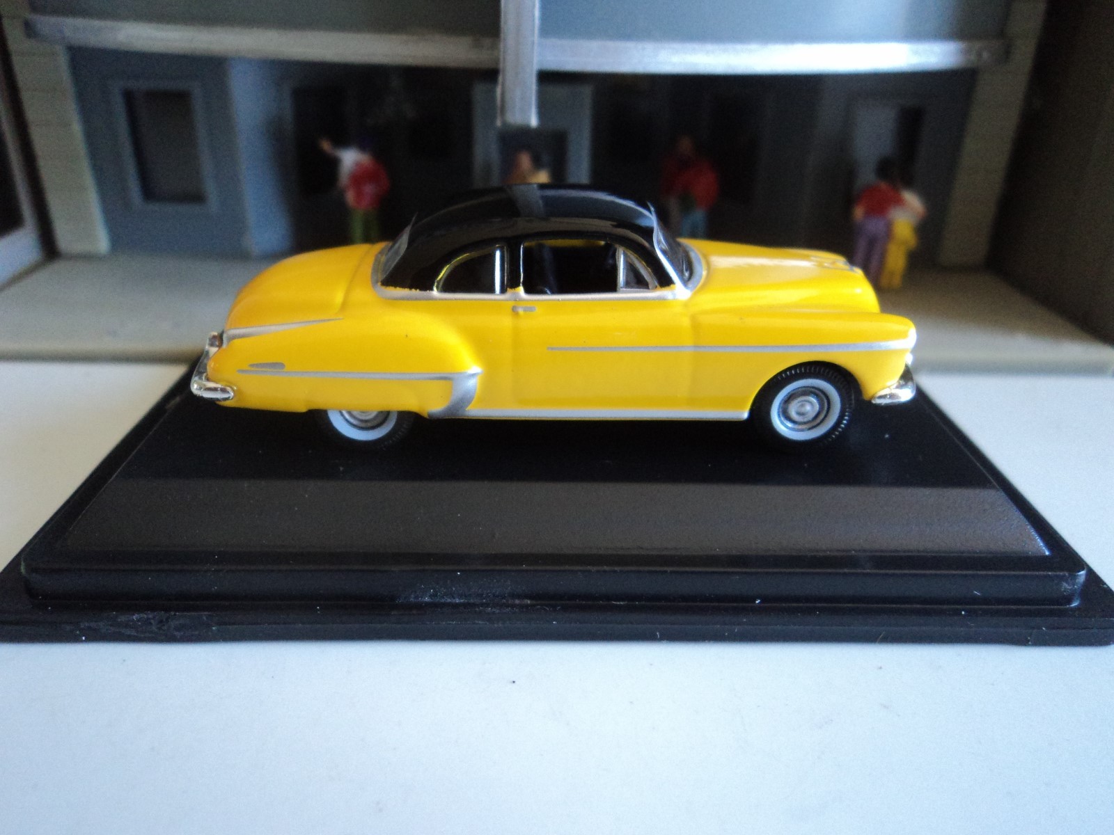 Oxford 1950 OLDSMOBILE ROCKET 88 Yellow / Black 1/87 HO diecast car GM NEW