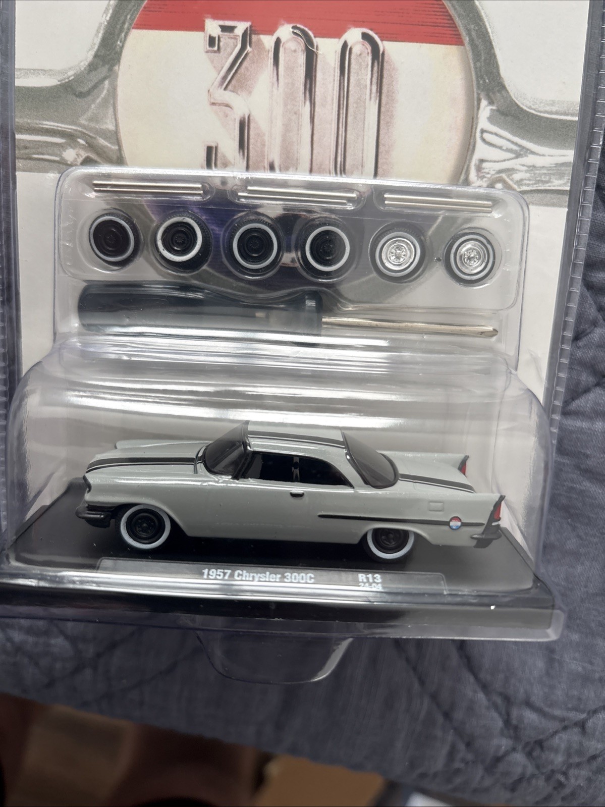 M2 Machines Auto-Wheels R13 – 1957 Chrysler 300C – 1:64 Scale 34001 **CHASE**