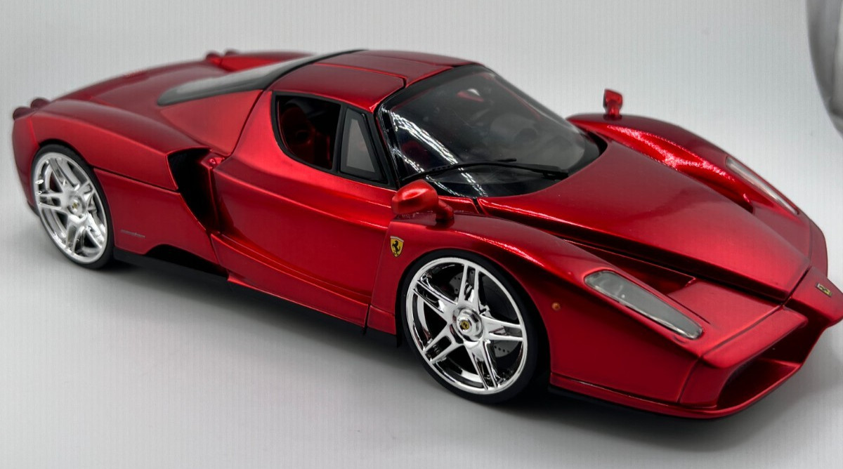 Hot Wheels Ferrari Enzo Ferrari 1:18 Diecast Red Mattel Licensed Collector Car