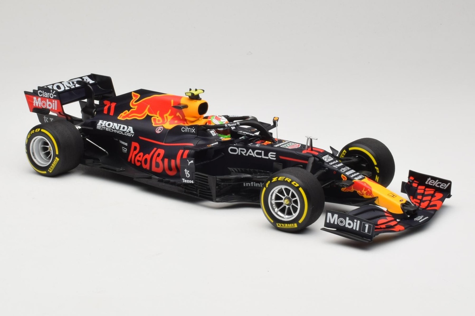 110211911 Red Bull Racing Honda RB16B #11 S. Perez Mexican GP 2021 Minichamps 1/