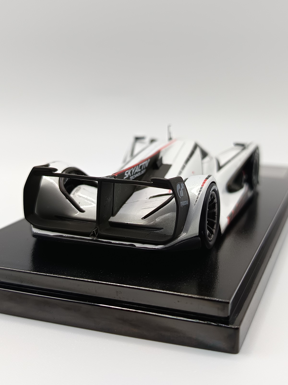 Modellers 1/43 Mazda LM55 Vision Gran Turismo – Atmospheric White MD43005 Rare!!