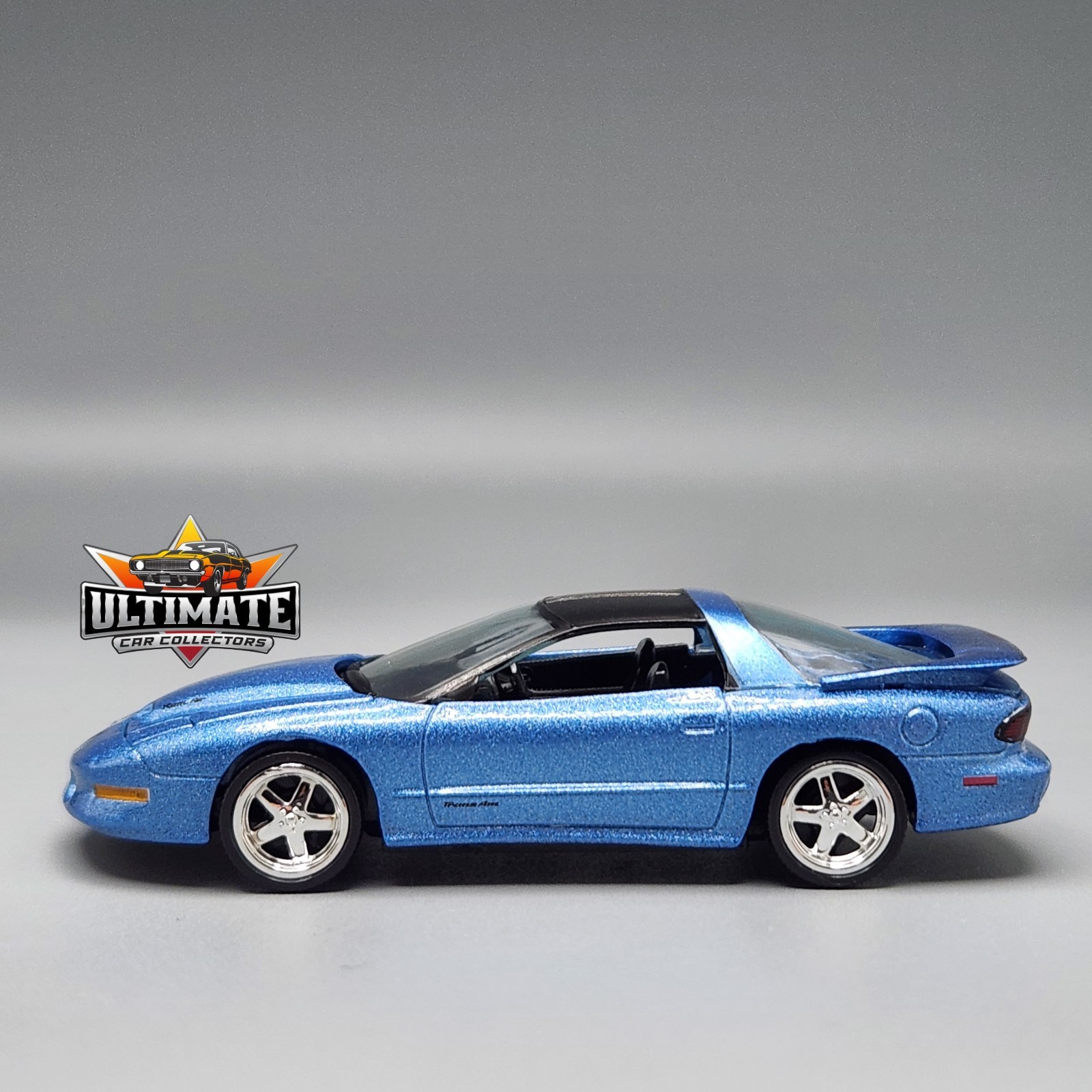 1997 Pontiac Firebird T/A WS6 Collectible 1/64 Scale Diecast Model Collector Car