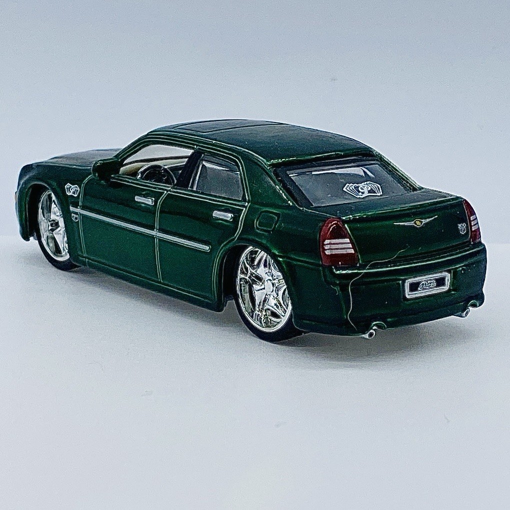 Maisto 2005 Pro Rodz Custom Shop Pro-Touring – 2005 Chrysler 300C Hemi – Green