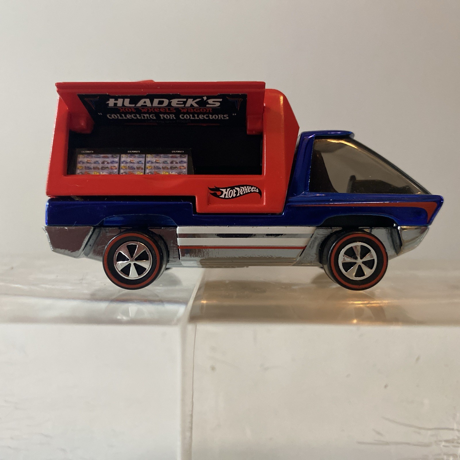 Hot Wheels Vending Truck The Heavy Dark Blue RLC REWARDS Series and 2 redlines