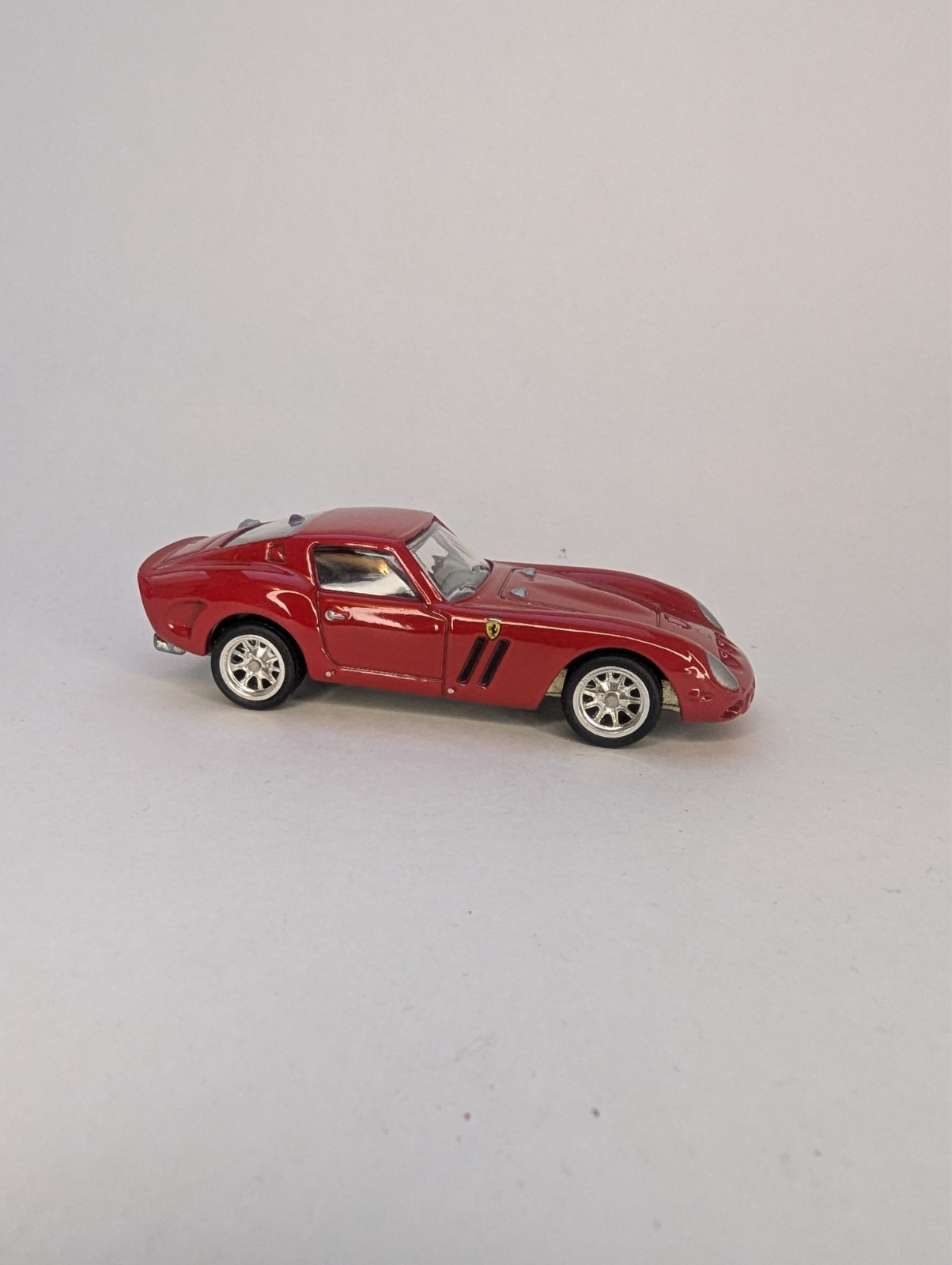 Hot Wheels Garage Series 5/6 Ferrari 250 GTO Rosso Corsa Red w/RR 1:64 Scale NM
