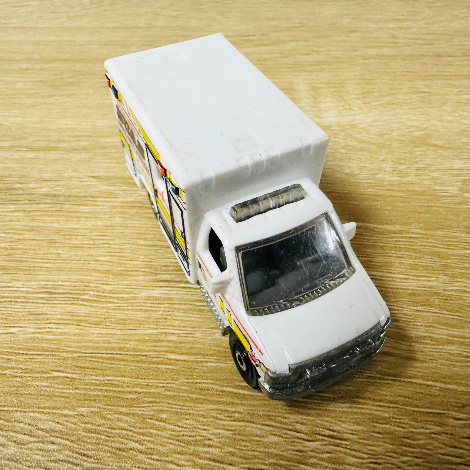 Ford E350 Ambulance White SUAS Santa Ursula 2015 EMT 5 Pack MB944