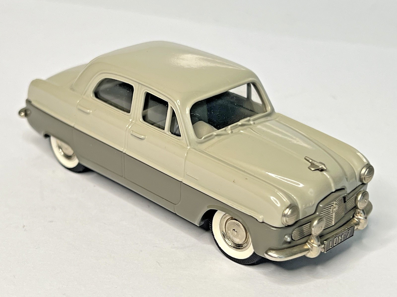 Lansdowne 1:43 Scale LD7 1954 Ford Zephyr Zodiac Sedan – 2 Tone Gray