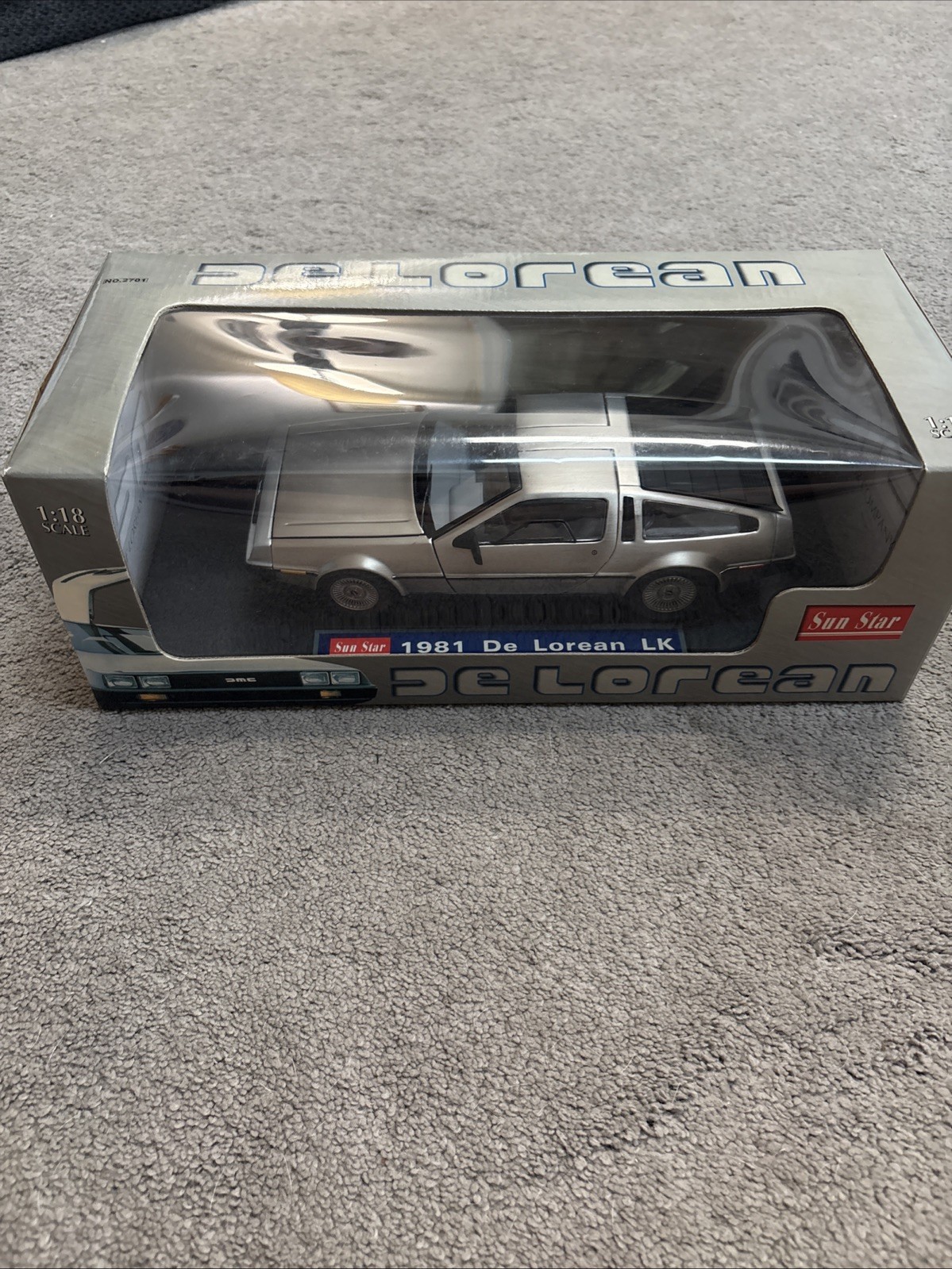 Sun Star 1:18 1981 DeLorean Diecast Car Silver Model 2701 Collectible 14+ Years