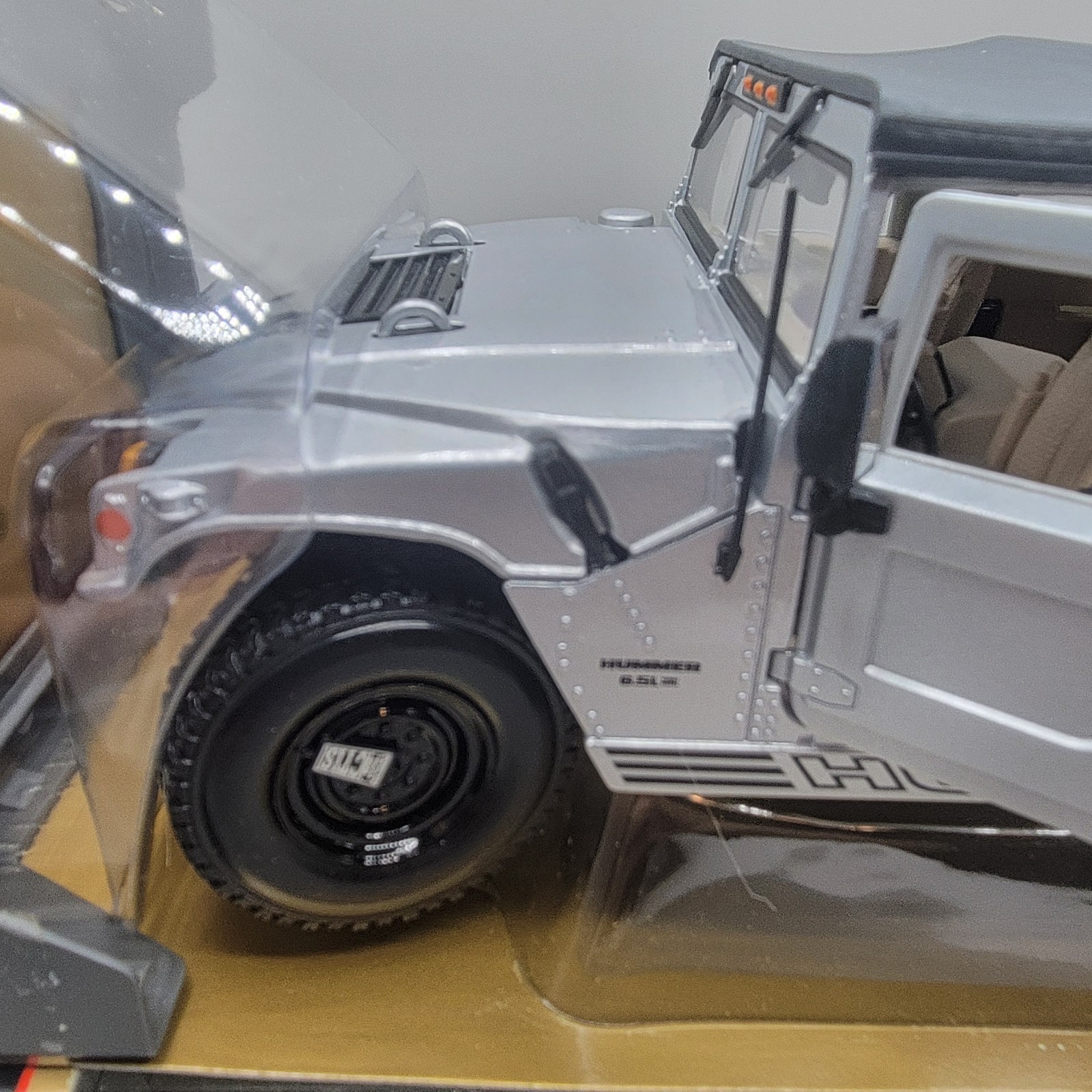 Maisto Hummer Hard Top 4×4 1:18 Scale Diecast Model Truck Military Humvee Silver