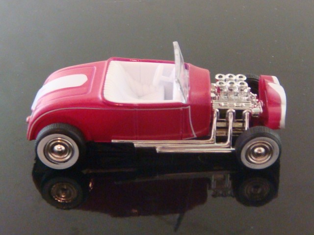 George Barris 1929 Emperor Flathead V8 Model-A Kustom Roadster 1/64 Scale LE V