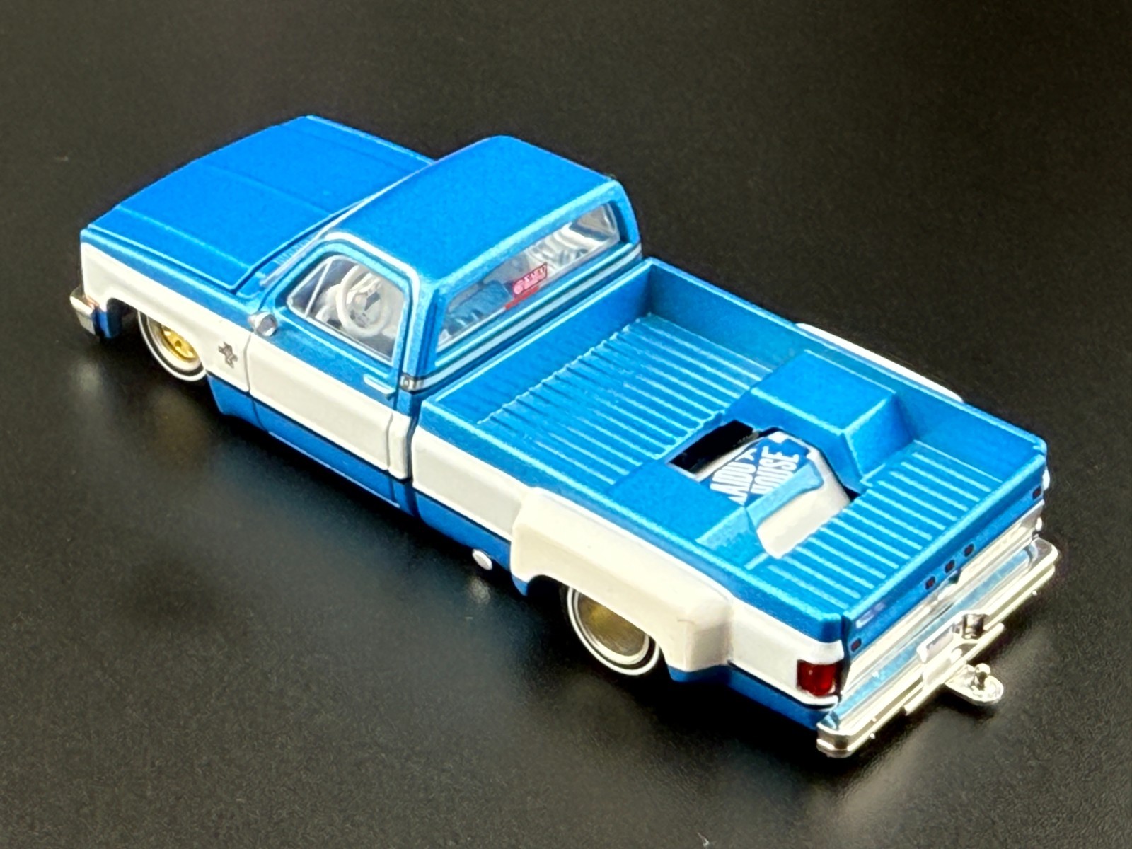 Kaido House x Mini GT Chevy Silverado Dually Vintage Spec V1 #192 1/64