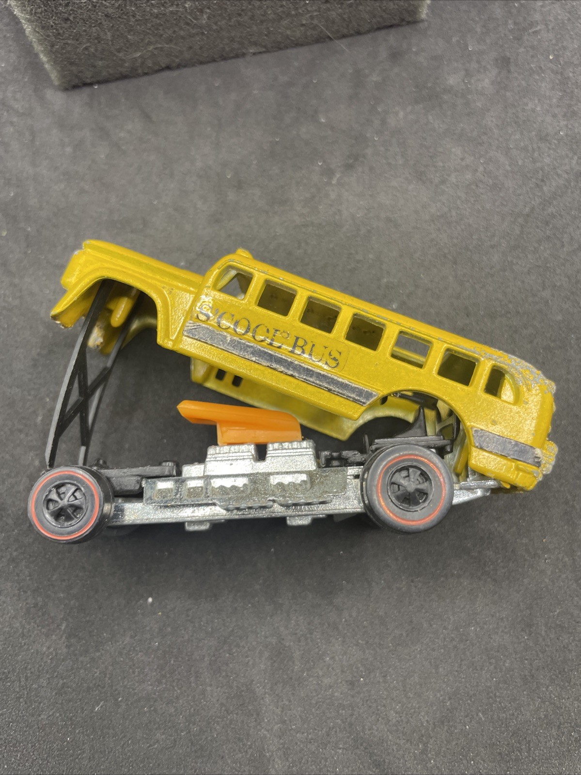 Vintage 1970 HOT WHEELS S’Cool Bus The Heavyweights Yellow Redline Decals 21