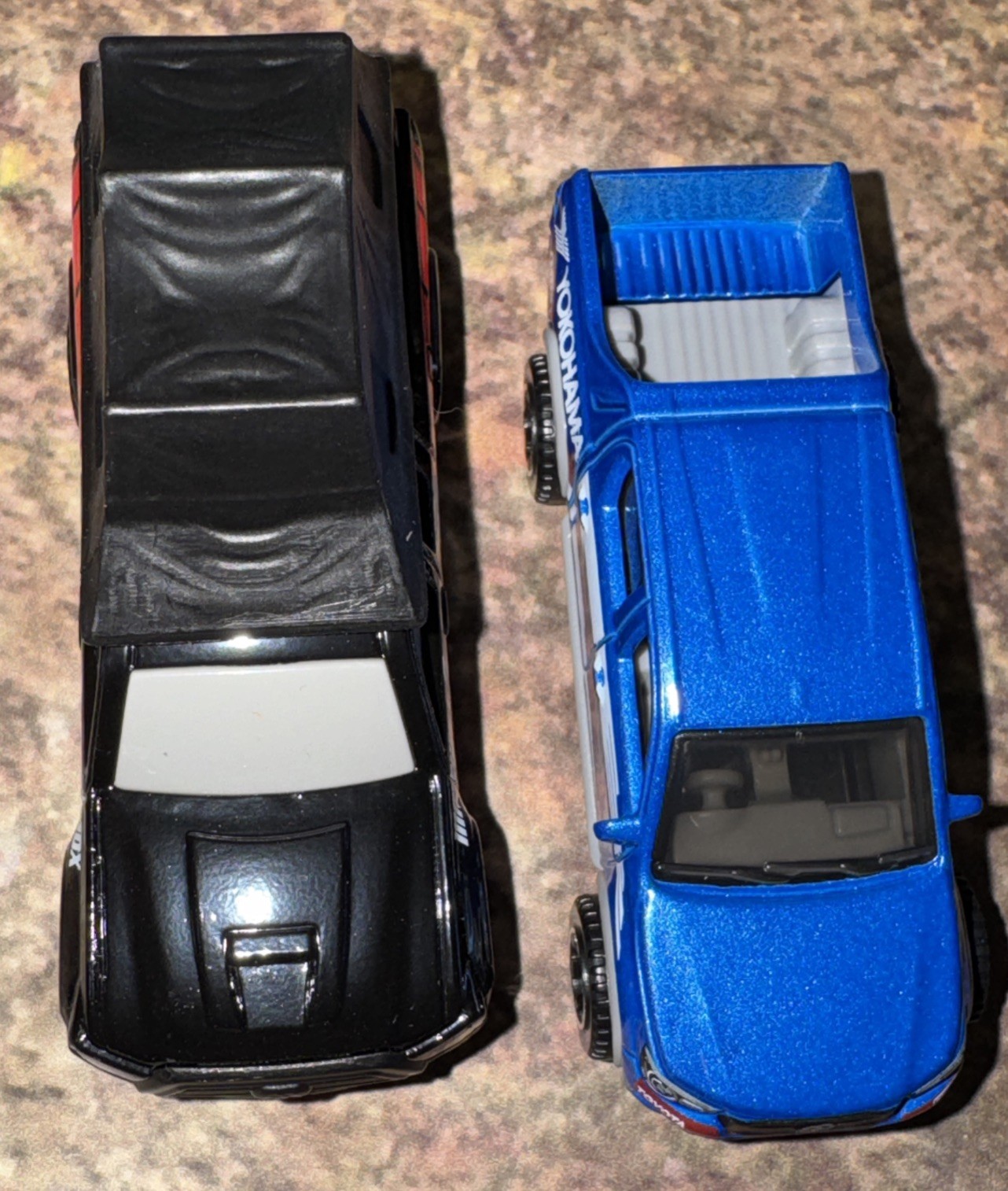 Matchbox 2016 Toyota Tacoma w/ Removable Top & Helux Yokohama Off Road II NLFFP