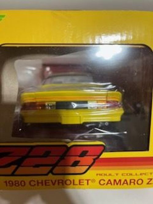 1980 Camaro YELLOW 13690 Greenlight 1:18