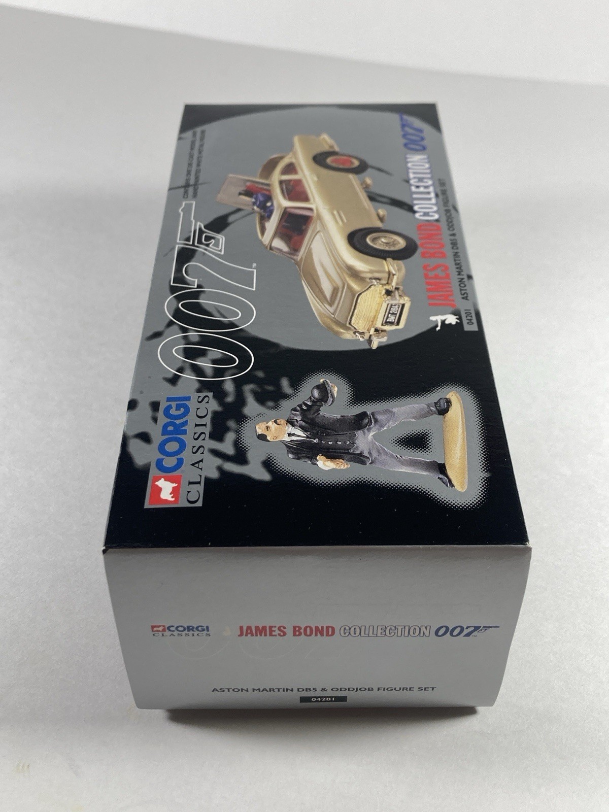 Corgi 1/43 Scale 04201 James Bond 007 Aston Martin DB5 & Oddjob Figure Set