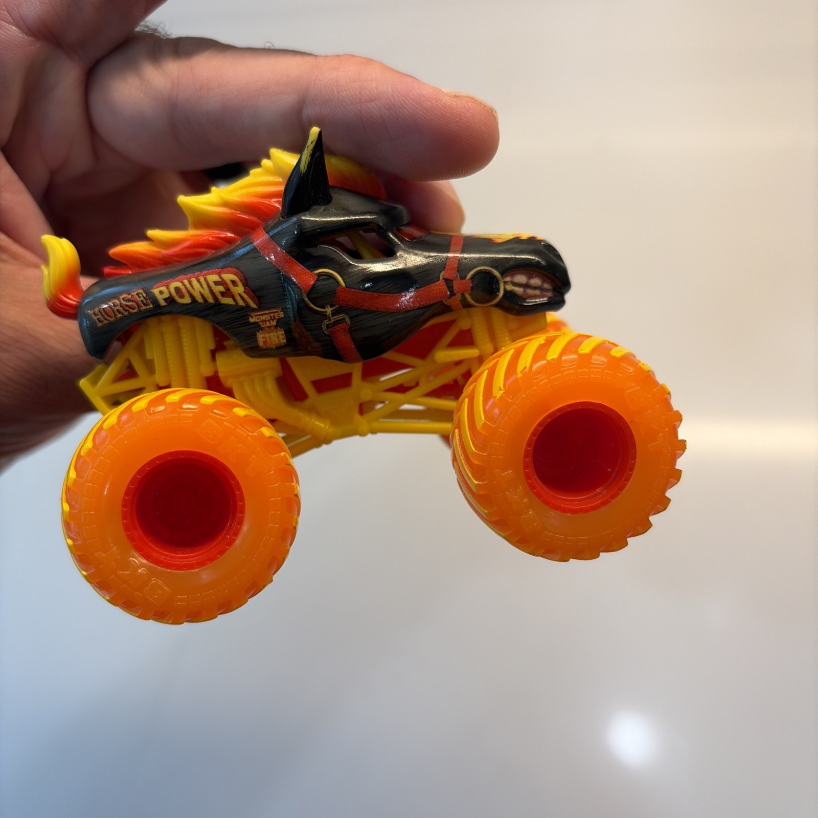 Spin Master Monster Jam Horse Power Fire & Ice Truck 1:64 Orange Wheels (read)