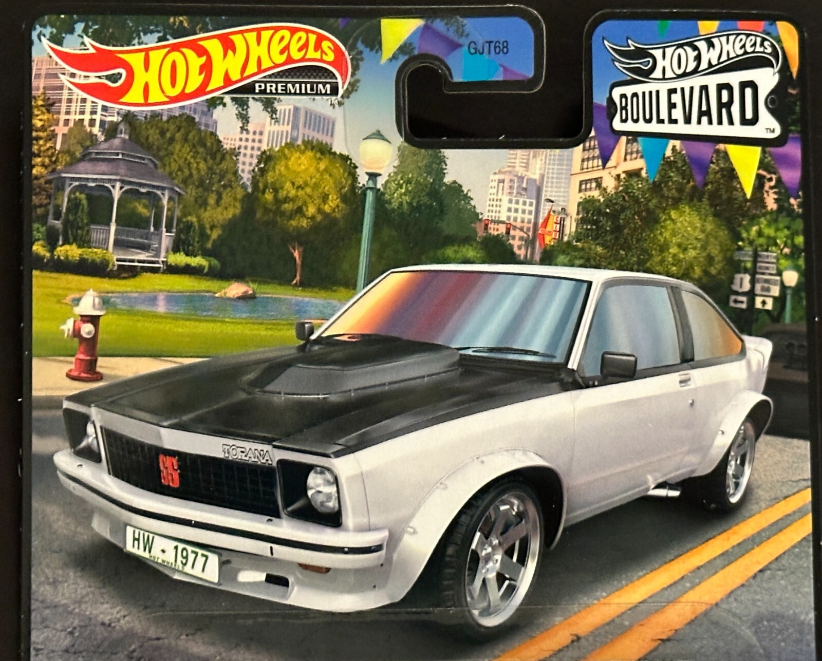 Hot Wheels Boulevard #77 White ‘77 Holden Torana A9X, Free Shipping & Protector