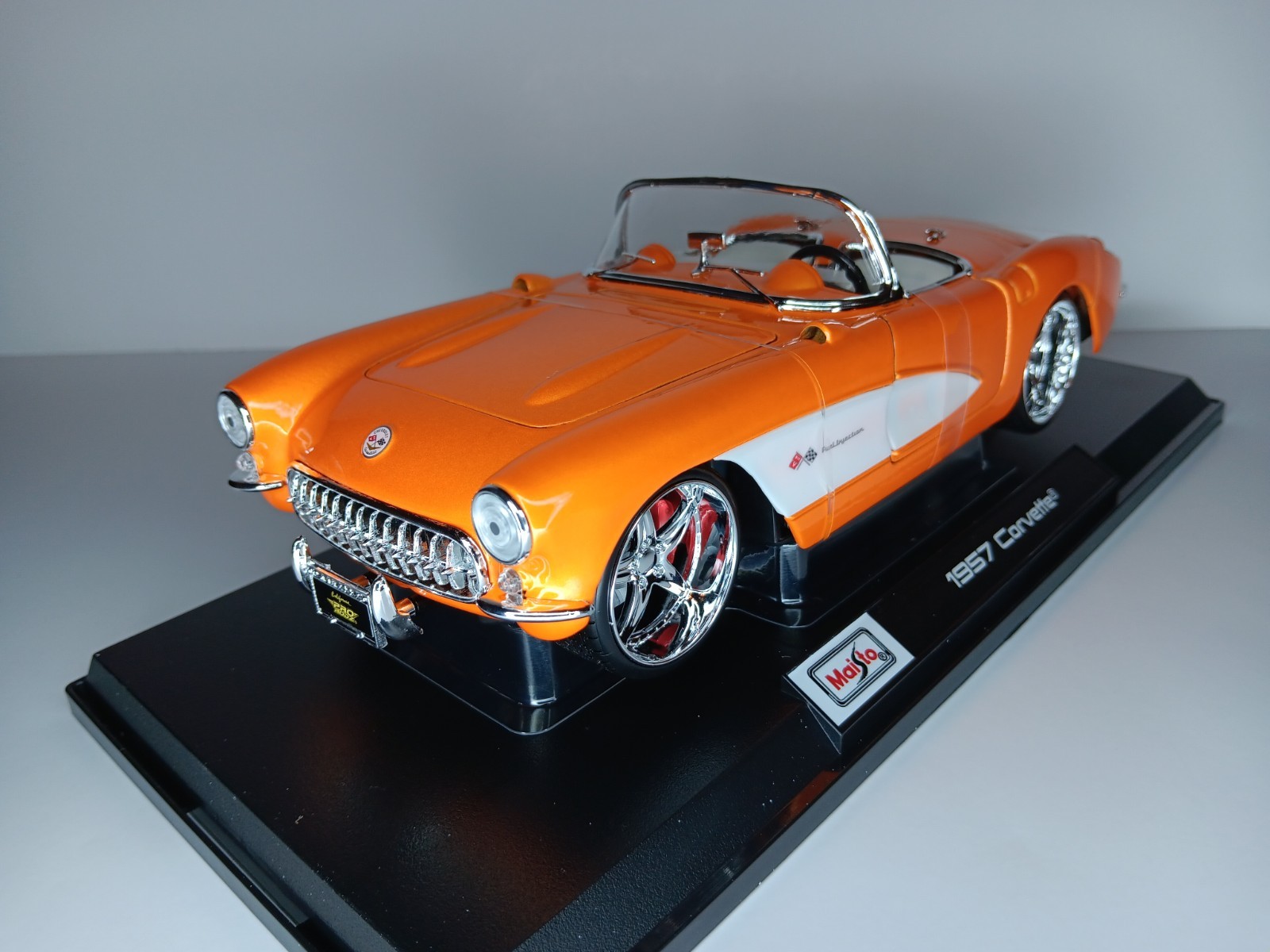 1957 Corvette 1:18 Maisto Exclusive Style Special Edition – Orange