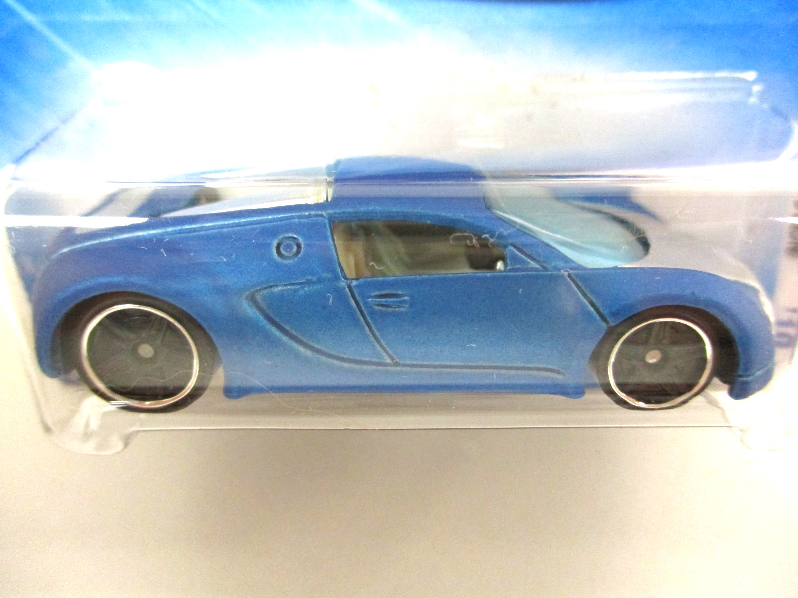 HOT WHEELS – HOT AUCTION – BUGATTI VEYRON (MATTE BLUE) – DIECAST