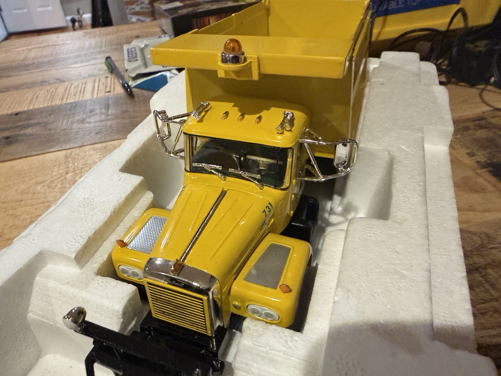 First Gear – Mack Dump – 1/34th Scale – Mass Pike Plow Truck – Rare Arrow Hat