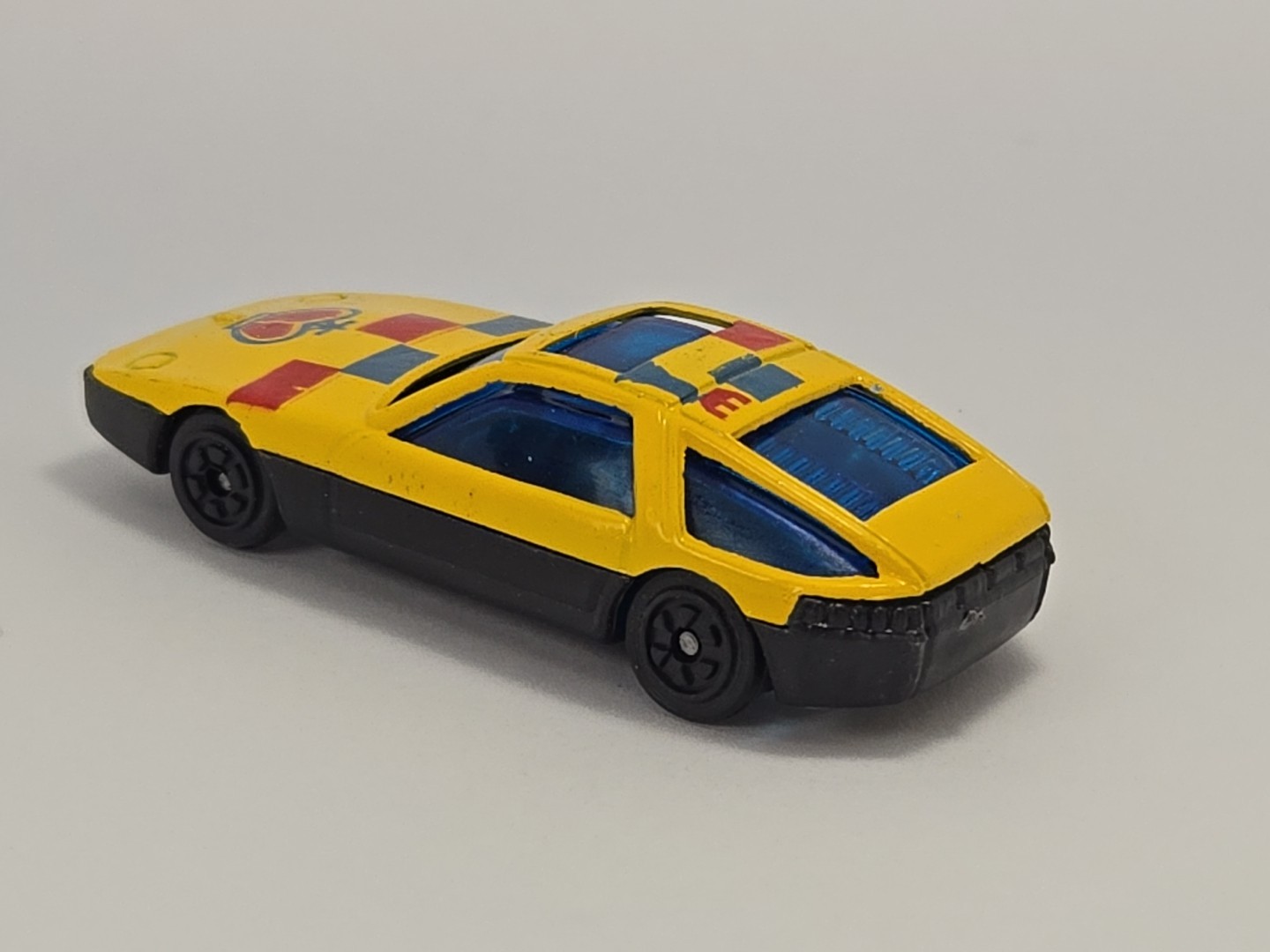 1977-1995 Porsche 928 1/64 Scale Collectible Crude Die-Cast Car
