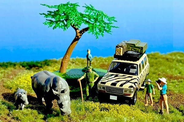 Tomica Limited Vintage NEO Diocolle 64 Carsnap 31a Safari 3 Toyota Land Cruiser
