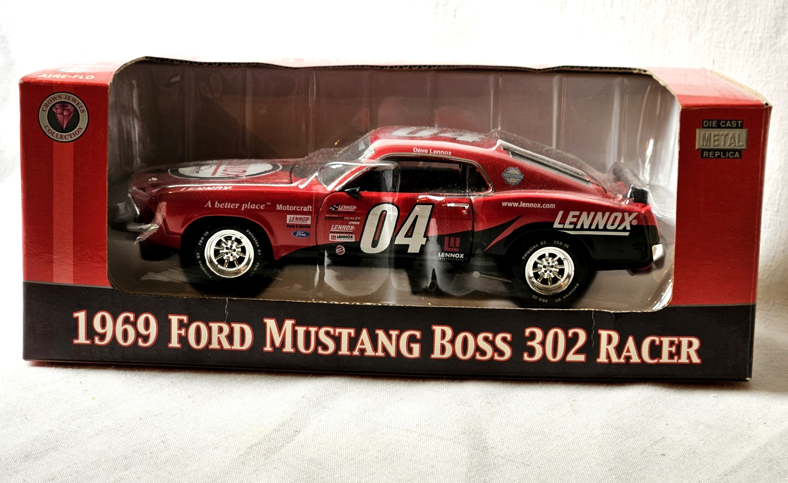 LENNOX 1969 Ford Mustang BOSS 302 Racer 1:24 Scale Die Cast Model NIB
