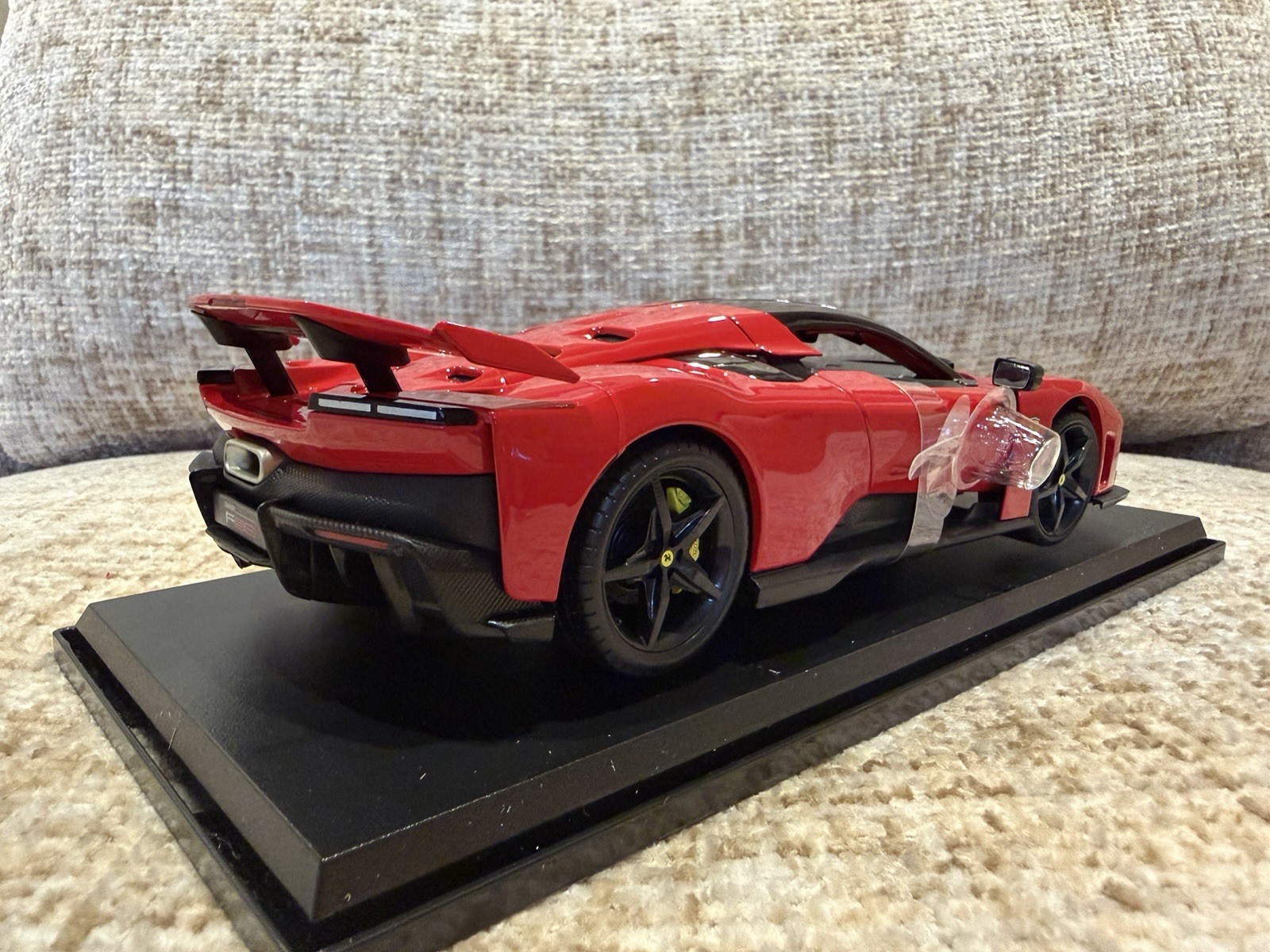 1/18 Maisto Ferrari F80 Rosso Corsa Red Diecast Special Edition