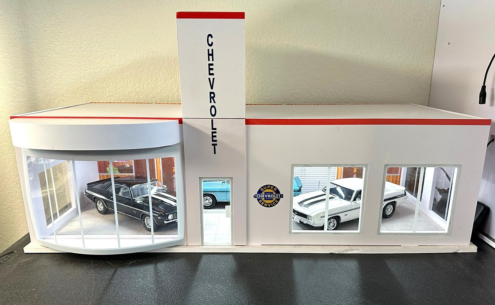 1/18 SCALE, YENKO CHEVROLET SHOWROOM DIORAMA!