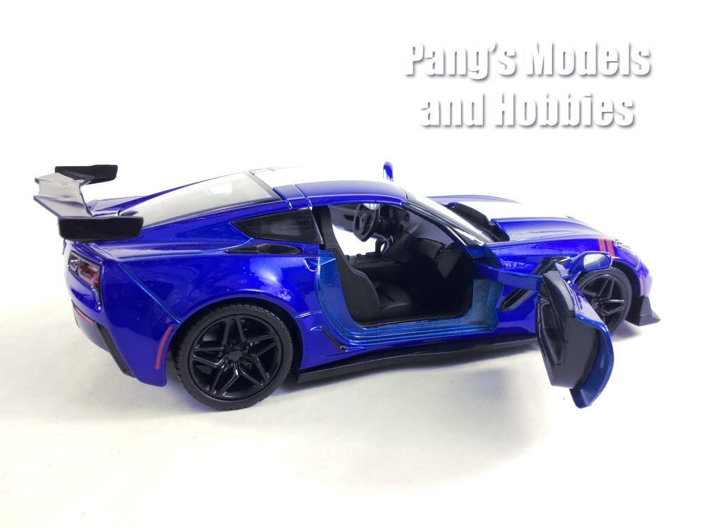 2019 Chevrolet Corvette C7 ZR1 1/24 Scale Diecast Model by Showcasts – BLUE