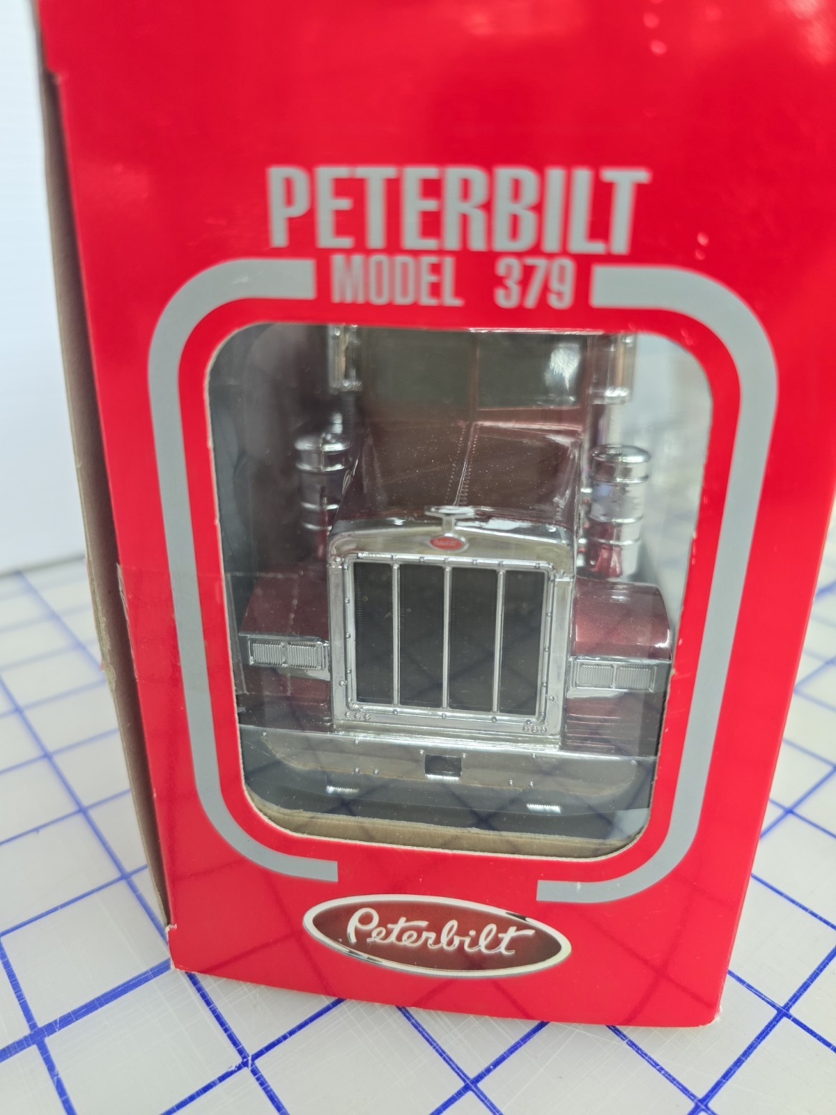 Peterbuilt Tractor 1:32 Scale Precision Die Cast And Plastic Red 379 Pete