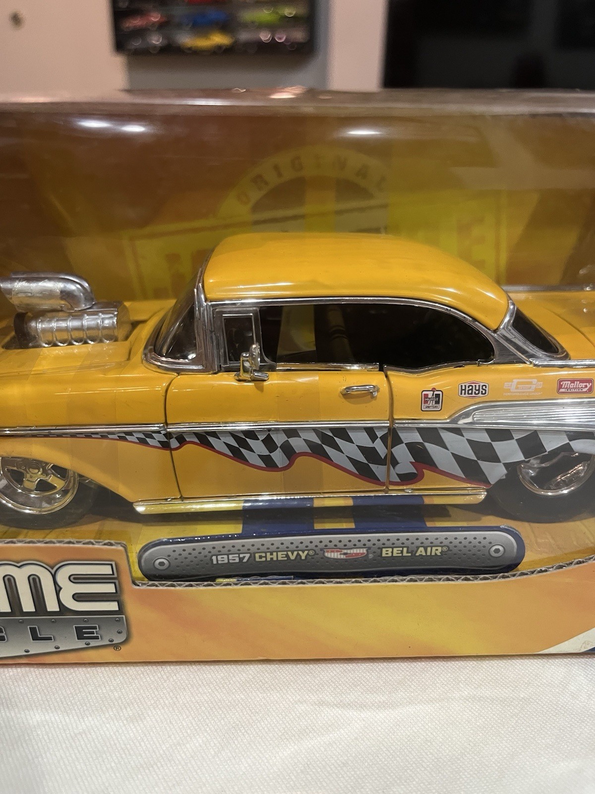 1:24 Jada 1957 Chevy Belair Yellow With Blower New In Box