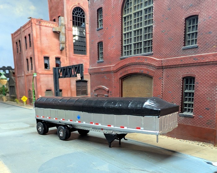 1/87 HO Scale Custom Built Tandem Spread Axle Covered Axle Dump Trailer.
