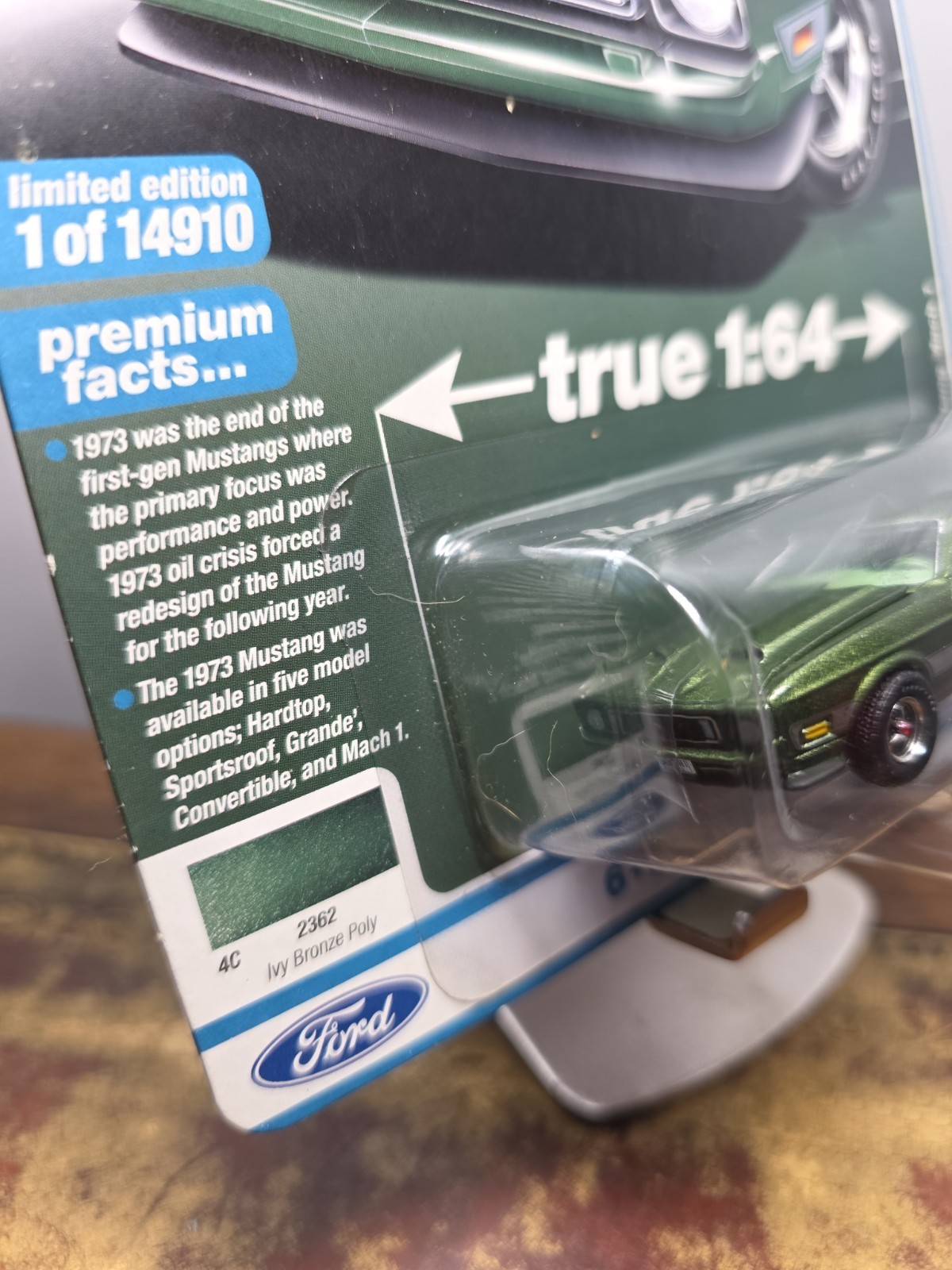 Auto World Premium Vintage Muscle 1973 Ford Mustang Mach 1 IVY BRONZE POLY NIP