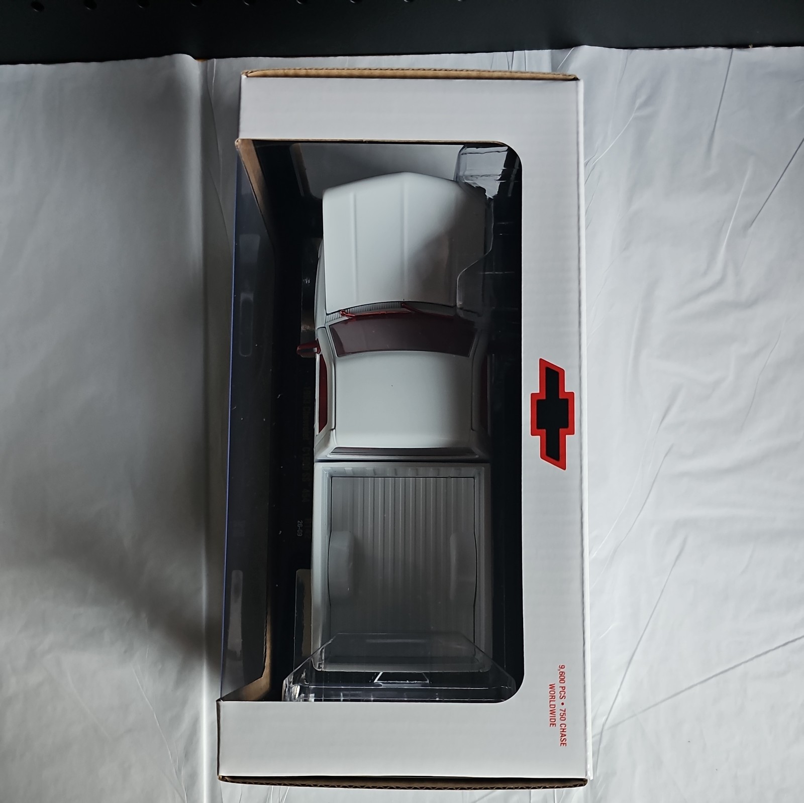M2 Machines 1:24 1993 Chevrolet C1500 SS 454 CHASE