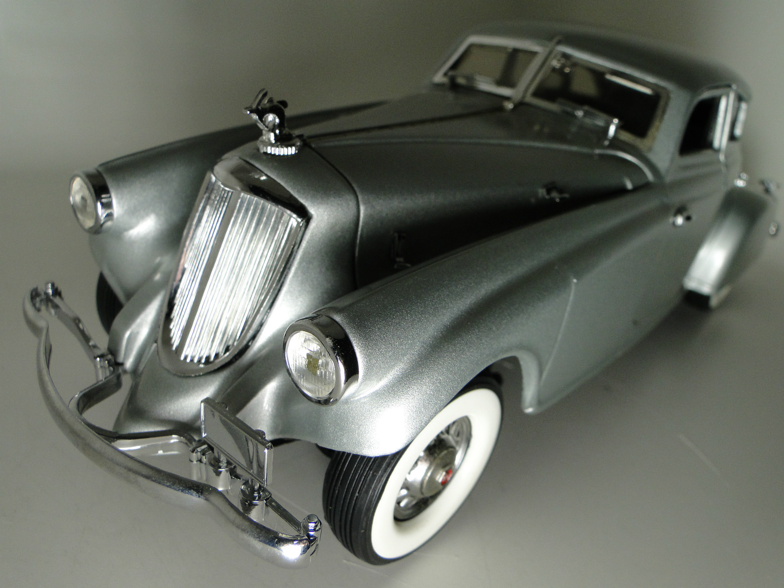 Classic Race Car Racing Racer Carousel SIVR1 18Unique12Metal Diecast Model24
