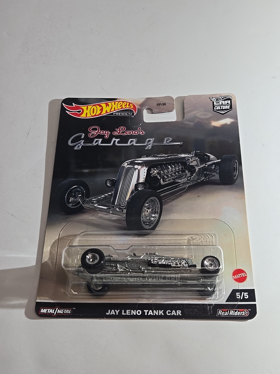 Hot Wheels Premiums Tank Car – Silver (HCJ85)