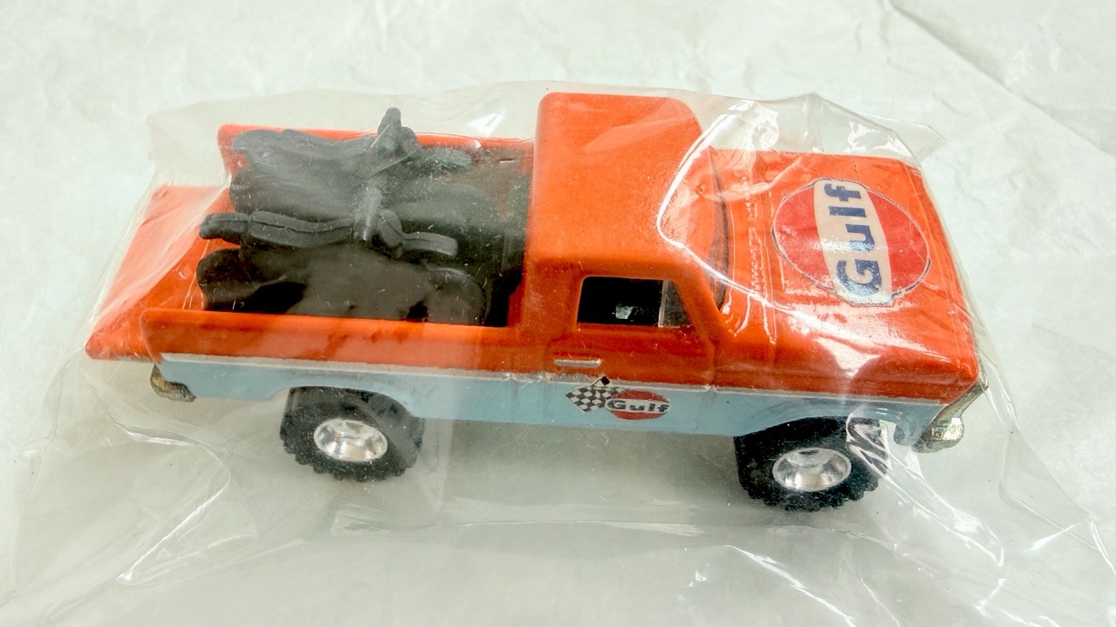 Hot Wheels Texas Drive’Em Gulf Pickup w Dirt Bikes Custom Georgia Diecast Rare