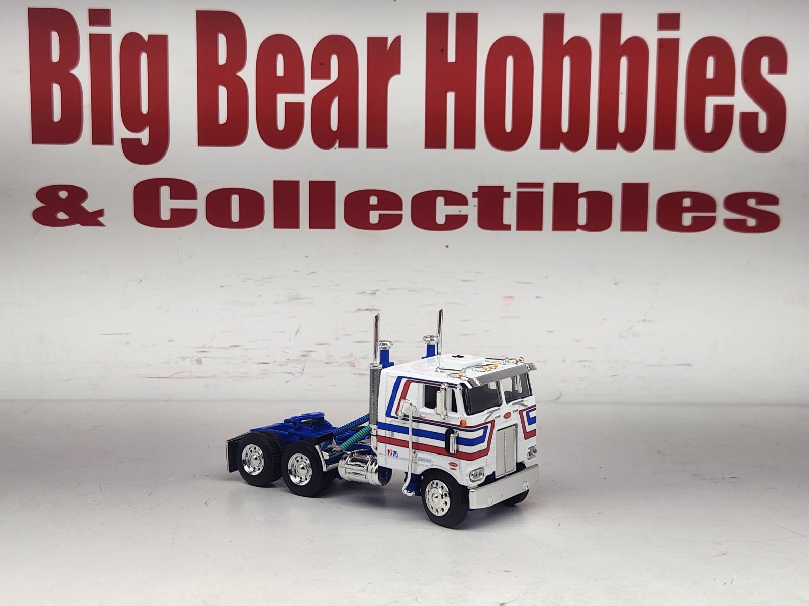 DCP NEW 1/64 Bicentennial Red, White,Blue 352 Peterbilt 86″ Bunk Cabover Tractor