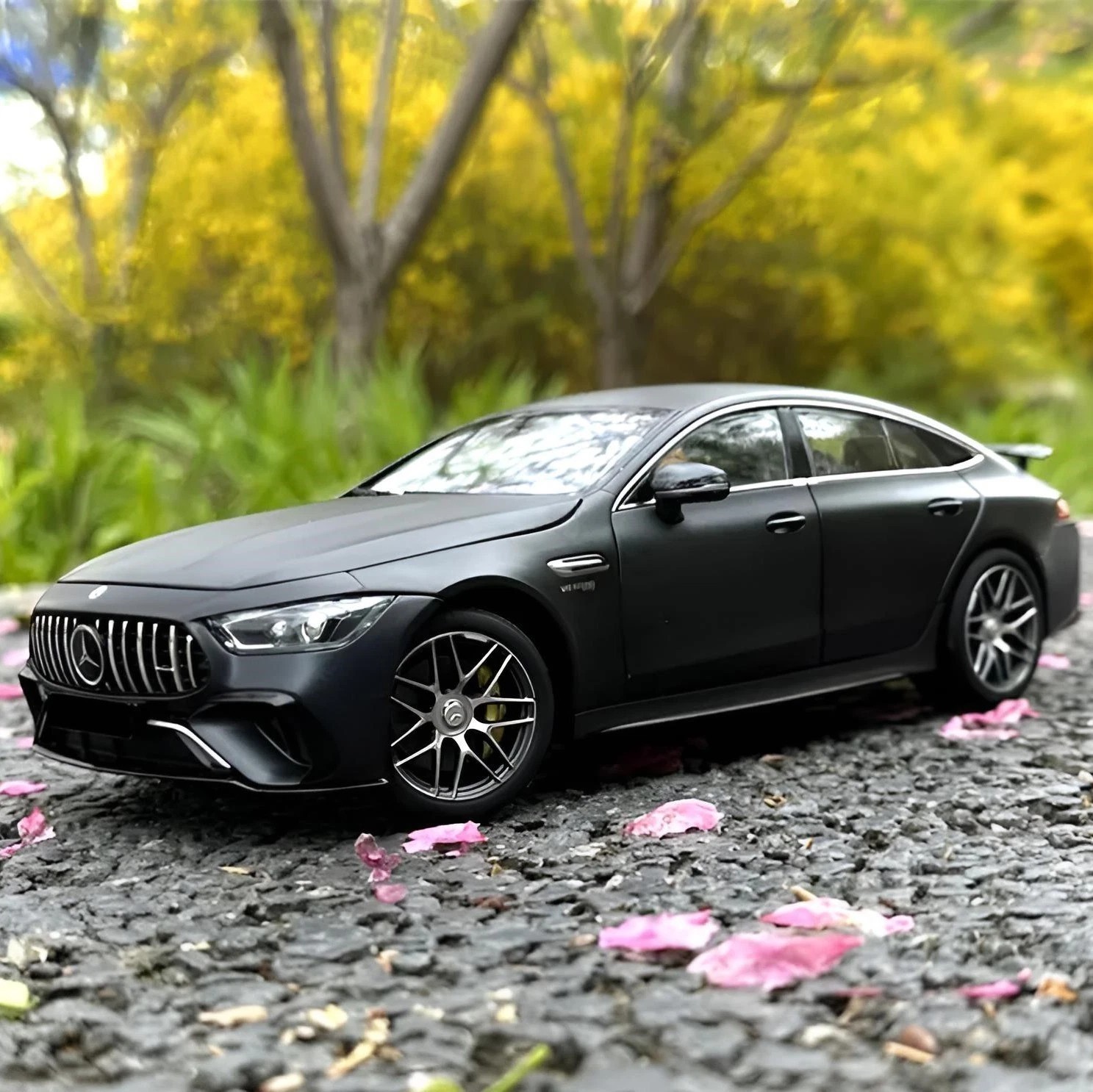 1:32 Mercedes-Benz AMG GT63 Diecast Model Car – Light & Sound Toy Sportscar Gift