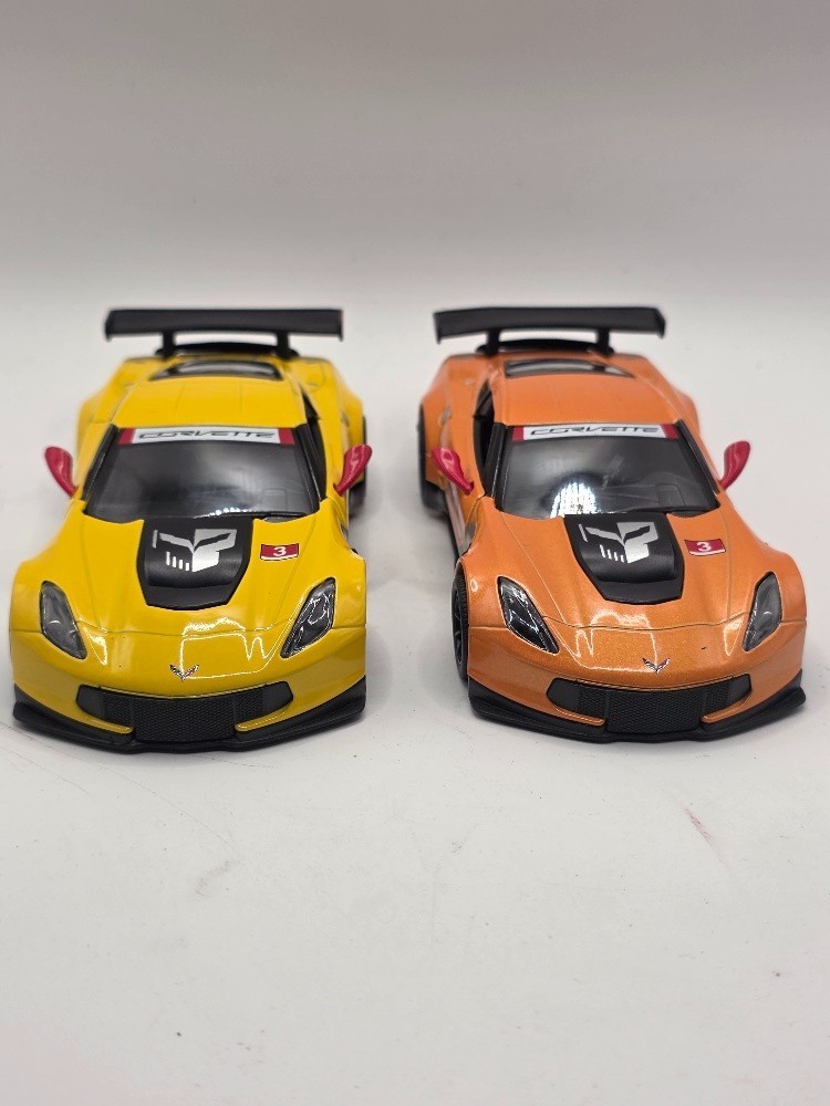(LOT OF 2) KINTOY Pull Back Die-Cast Metal – 2016 CORVETTE C7R YELLOW & ORANGE
