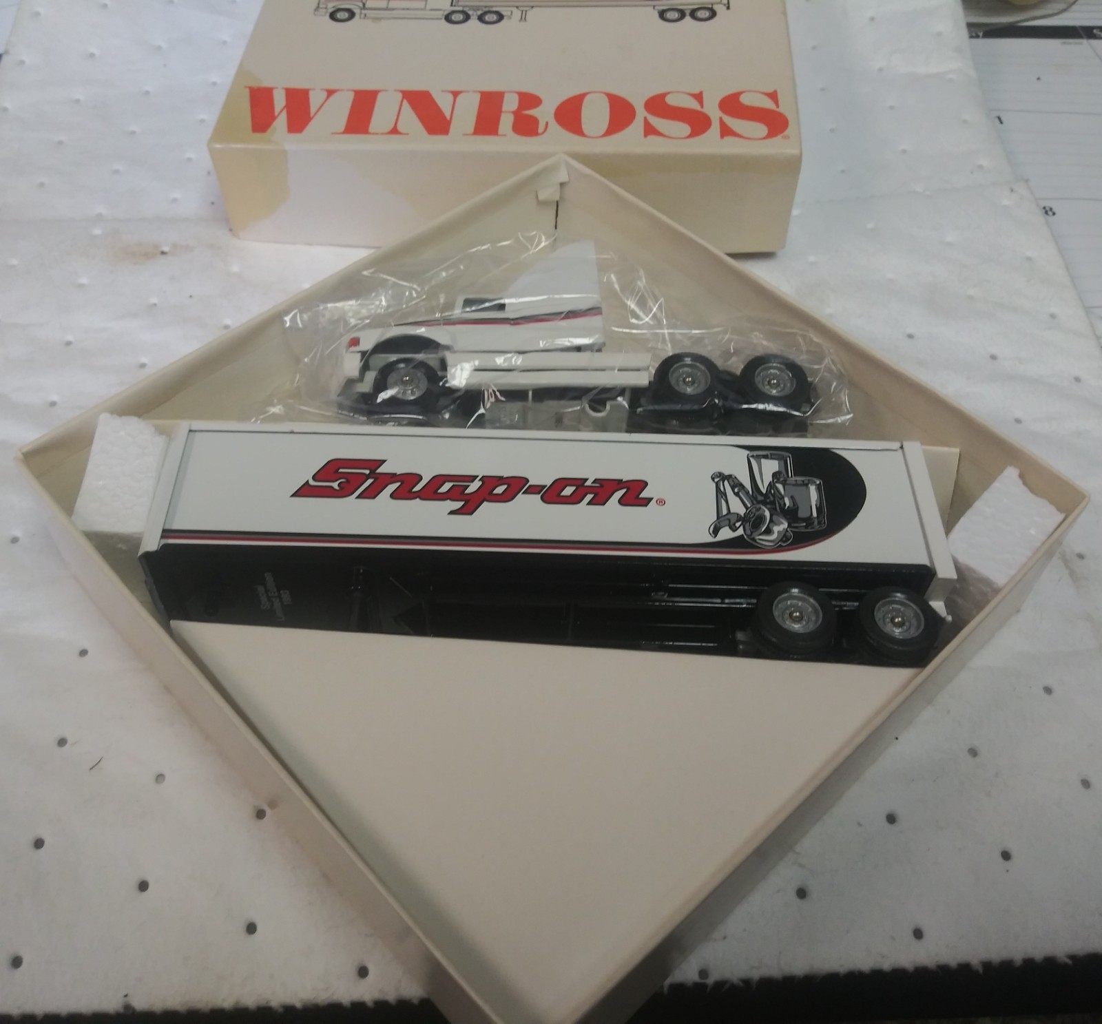 1993 limited special edition Winross Snap-on tractor trailer set