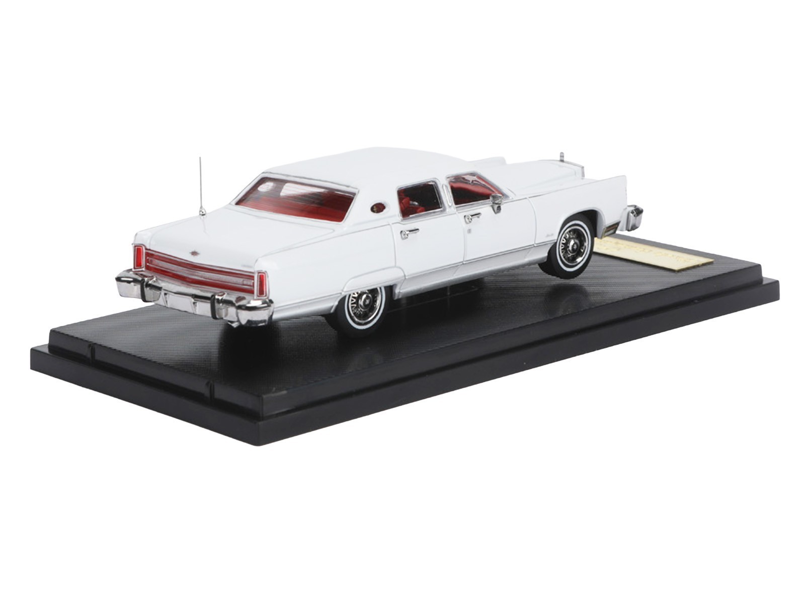 1979 LINCOLN CONTINENTAL TOWN CAR WHITE 1/64 DIECAST MODEL BY SUN STAR 60005