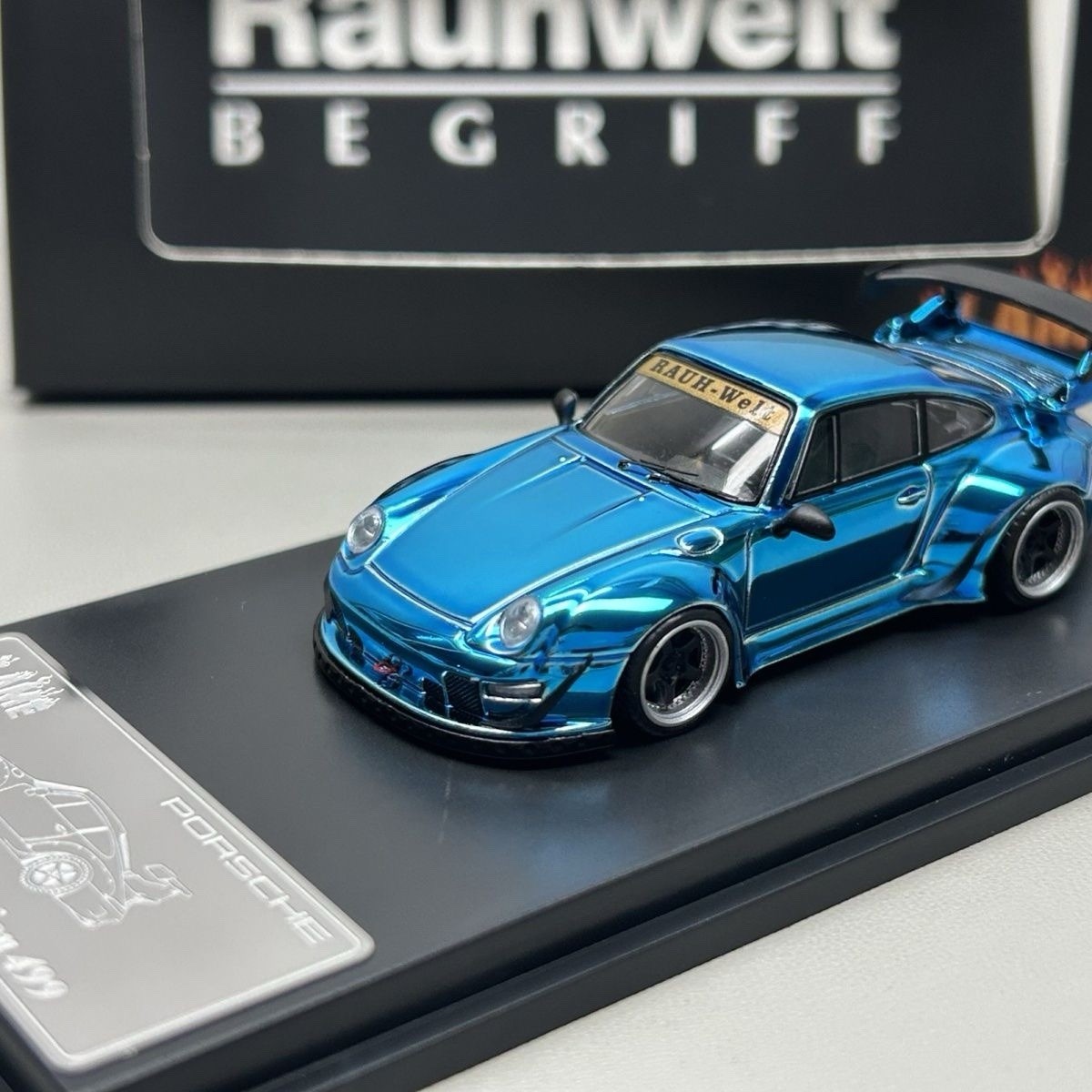 Flame Porsche 1:64 Wide-Body Model 993 RWB Chrome Blue Limited Edition
