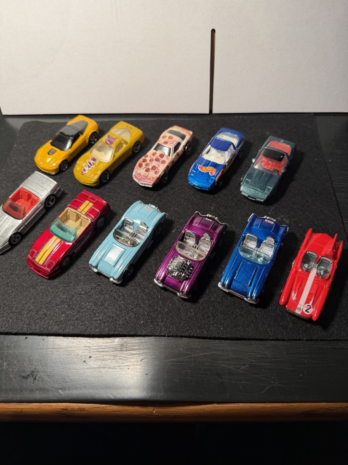 Hot Wheels LOT of 11 Corvette cars loose-all diff see photos please